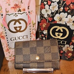 Authentic Louis Vuitton Damier 6 Ring Keyholder